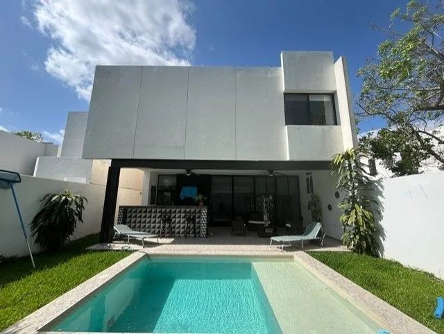 Casa en Venta Dentro de Privada Parque Central